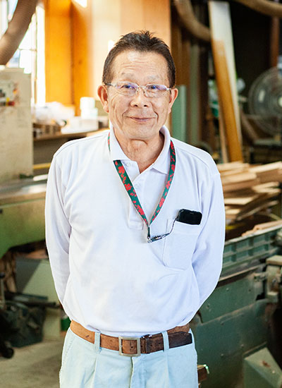 To wooden fittings, kumiko fittings, shoji, sliding doors, glass, Ichino fittings shop in Suzuka